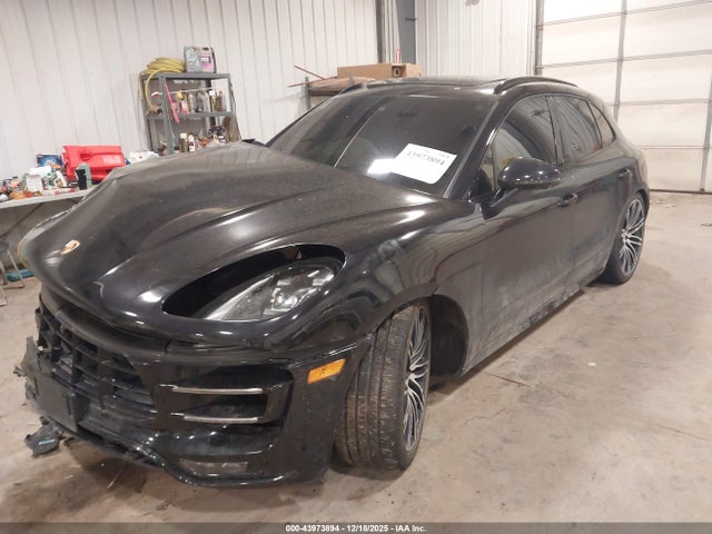 2018 PORSCHE MACAN WP1AF2A58JLB70887 Photo 1