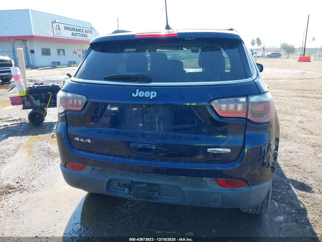 Jeep Compass Latitude 4x4 2018 3C4NJDBBXJT143101 Image 17