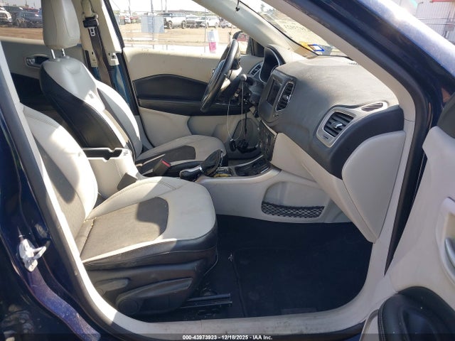 Jeep Compass Latitude 4x4 2018 3C4NJDBBXJT143101 Image 5