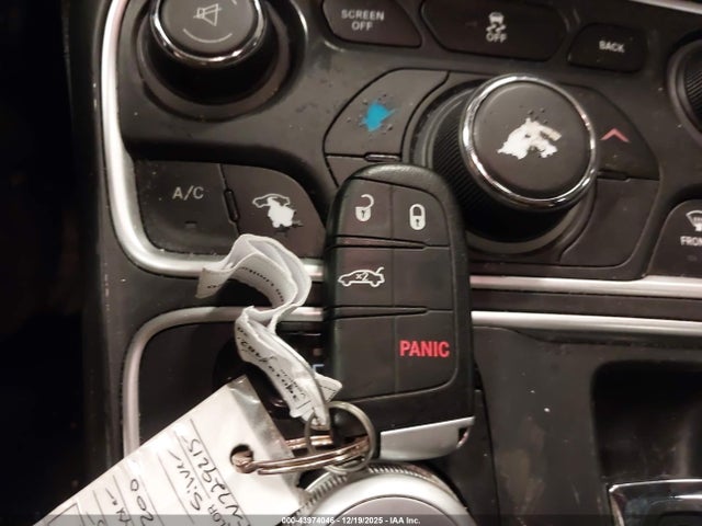 Продажа на аукционе авто 2015 Chrysler 200 Limited, vin: 1C3CCCAB7FN729215, номер лота: 43974046