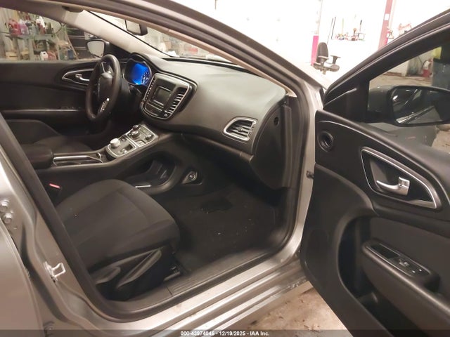 Продажа на аукционе авто 2015 Chrysler 200 Limited, vin: 1C3CCCAB7FN729215, номер лота: 43974046