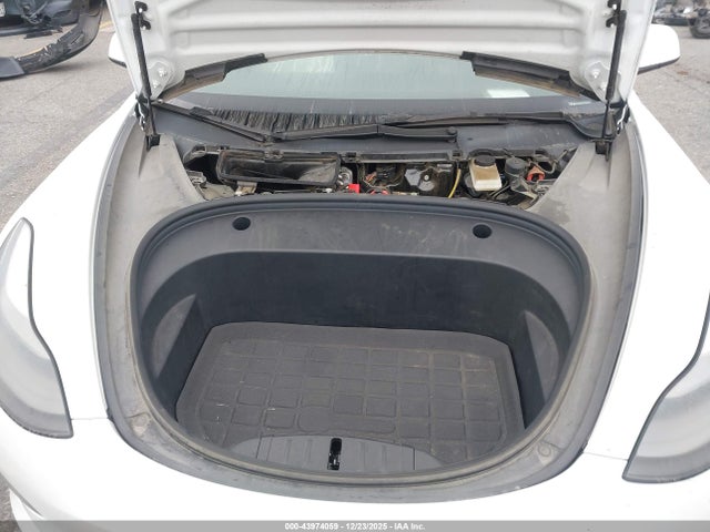 2023 TESLA MODEL 3 5YJ3E1EA2PF516779 Photo 9