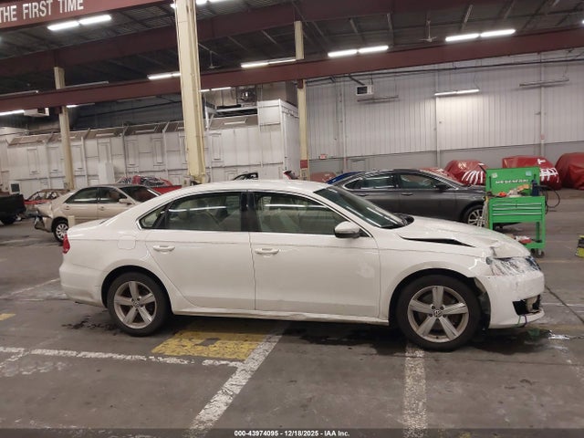 Продажа на аукционе авто 2012 Volkswagen Passat 2.5l Se, vin: 1VWBP7A39CC050143, номер лота: 43974095