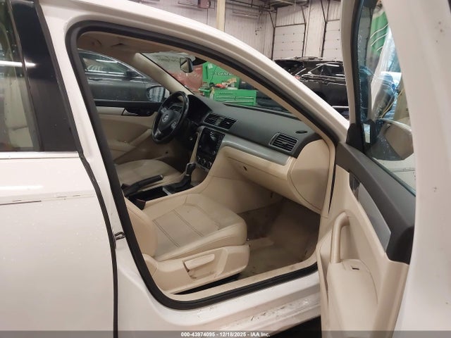 Продажа на аукционе авто 2012 Volkswagen Passat 2.5l Se, vin: 1VWBP7A39CC050143, номер лота: 43974095