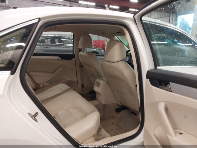 Продажа на аукционе авто 2012 Volkswagen Passat 2.5l Se, vin: 1VWBP7A39CC050143, номер лота: 43974095