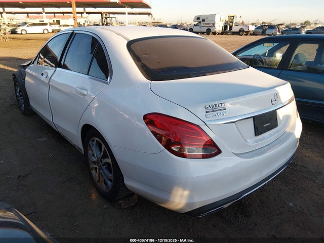 2017 MERCEDES-BENZ C 300 55SWF4JB7HU230775 Photo 2