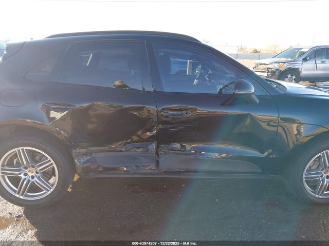 2016 PORSCHE MACAN WP1AB2A54GLB44386 Photo 5