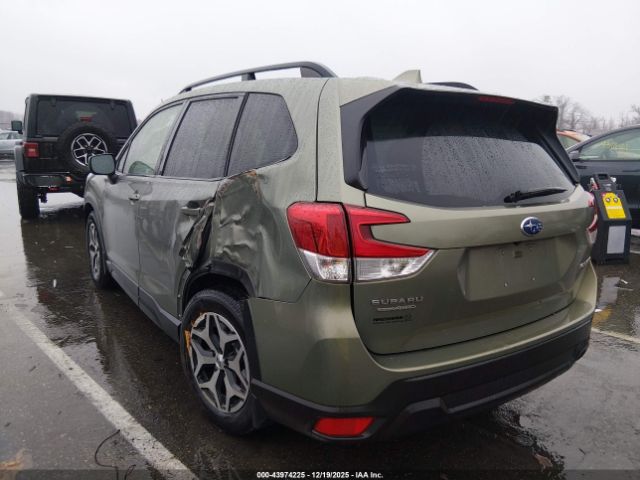 2020 SUBARU FORESTER JF2SKAJC6LH526996 Photo 2