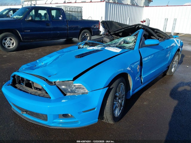 1ZVBP8EM3E5206306 Ford Mustang V6 Premium