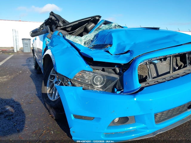 1ZVBP8EM3E5206306 Ford Mustang V6 Premium