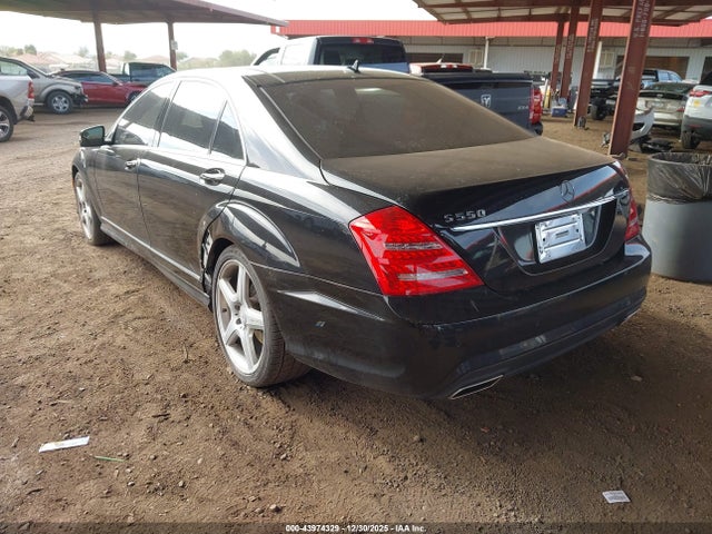 2011 MERCEDES-BENZ S 550 WDDNG7BB7BA404716 Photo 2