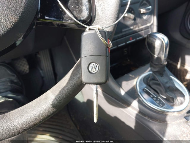 3VWFP7ATXEM611114 Volkswagen Beetle 2.5l Entry