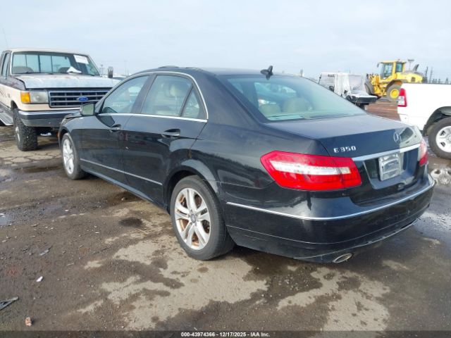 2011 MERCEDES-BENZ E 350 WDDHF5GB1BA463290 Photo 2