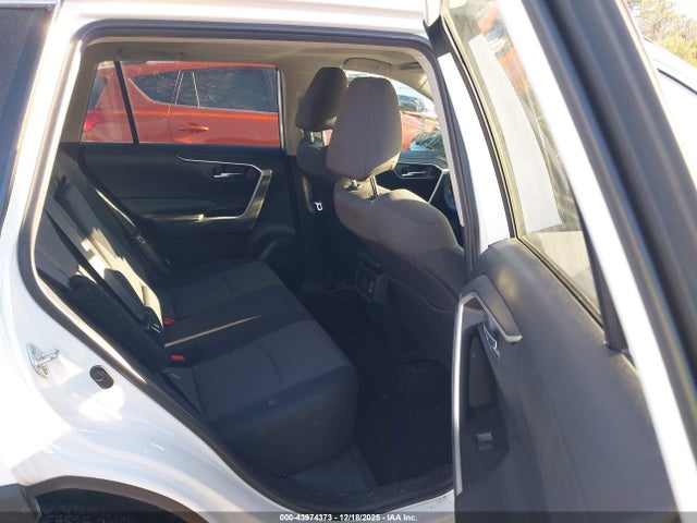 2T3P1RFV0KC053445 Toyota Rav4 Xle