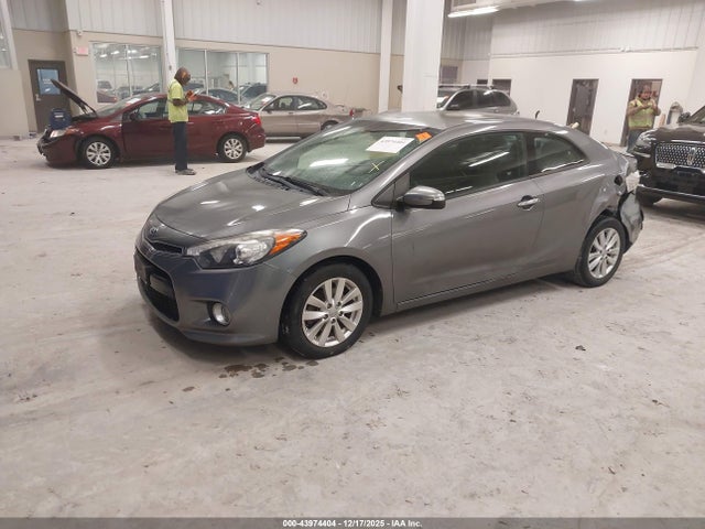 2016 KIA FORTE KOUP KNAFX6A88G5606945 Photo 1