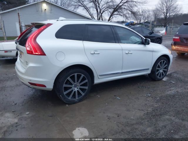 2017 VOLVO XC60 YV449MRUXH2017356 Photo 3