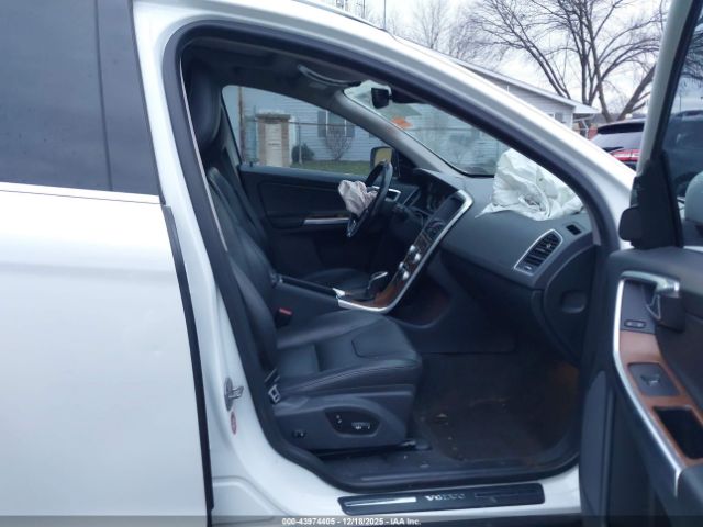 2017 VOLVO XC60 YV449MRUXH2017356 Photo 4