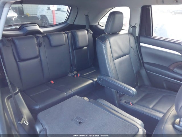 Toyota Highlander Xle V6 2014 5TDKKRFHXES026288 Image 8