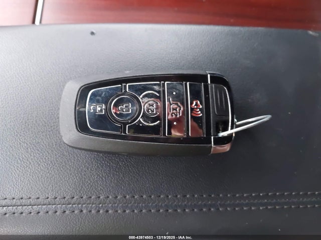 5LMJJ2LG9PEL01927 Lincoln Navigator Reserve