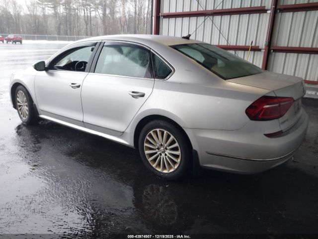 2017 VOLKSWAGEN PASSAT 1VWBT7A37HC003759 Photo 2