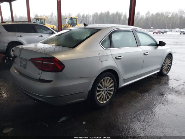 2017 VOLKSWAGEN PASSAT 1VWBT7A37HC003759 Photo 3