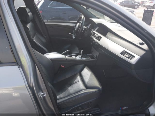 2008 BMW M5 WBSNB93518CX08451 Photo 4