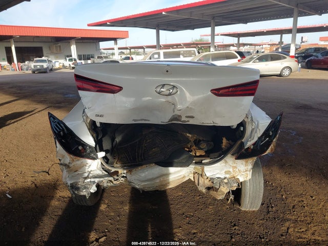 Hyundai ELANTRA SE 2019 5NPD74LF4KH429765 Image 16