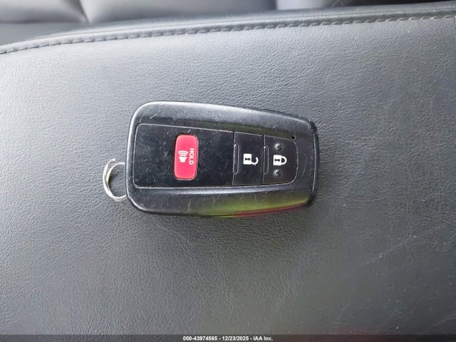 Toyota Prius Xle Awd-e 2021 JTDL9MFU3M3024799 Image 11