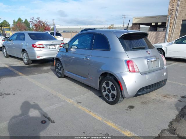 2015 FIAT 500E 3C3CFFGE0FT585792 Photo 2