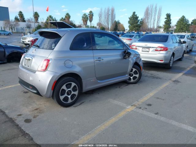 2015 FIAT 500E 3C3CFFGE0FT585792 Photo 3