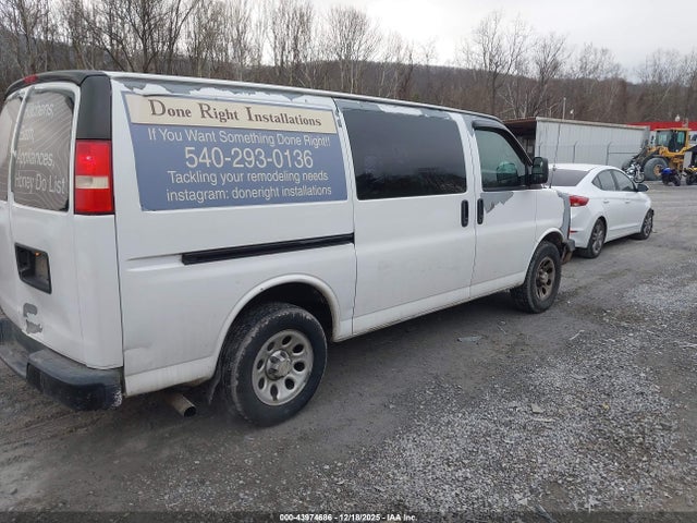 2010 CHEVROLET EXPRESS 1500 1GCUGADX3A1107131 Photo 3