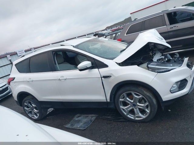 1FMCU9J92KUB29027 Ford Escape Titanium