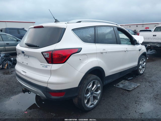 1FMCU9J92KUB29027 Ford Escape Titanium
