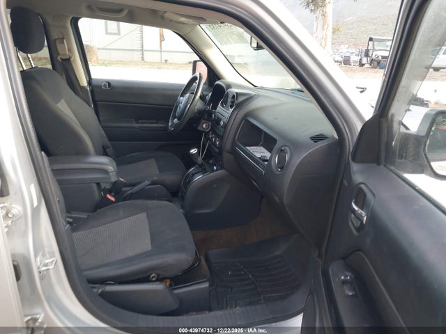 Jeep Patriot Latitude 2014 1C4NJPFB8ED502355 Image 5