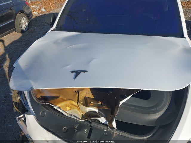 2022 TESLA MODEL Y 7SAYGDEF1NF375927 Photo 9