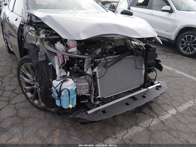JTDAAAAF8T3042252 Toyota Crown Limited