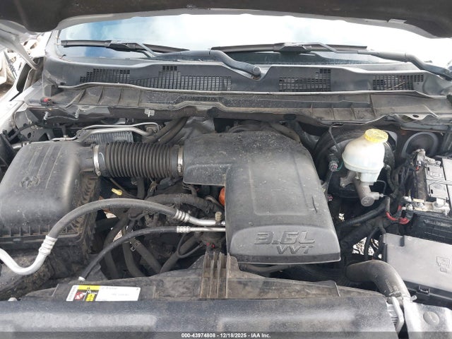 RAM 1500 Express 4x2 6'4 Box 2018 1C6RR6FG7JS211228 Image 10