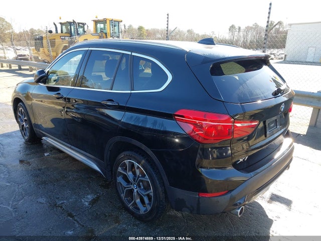 2020 BMW X1 WBXJG9C06L5P73873 Photo 2