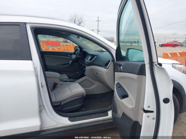 2016 HYUNDAI TUCSON KM8J33A45GU113813 Photo 4