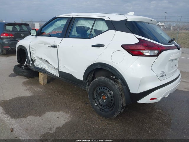 2025 NISSAN KICKS PLAY 3N1CP5BV2SL486155 Photo 2