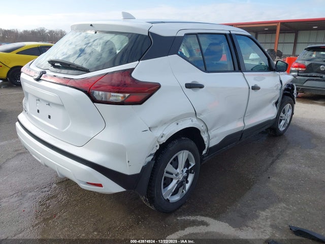 2025 NISSAN KICKS PLAY 3N1CP5BV2SL486155 Photo 3