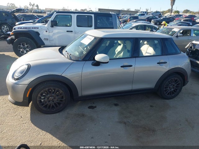 Mini Hardtop Cooper 2025 WMW43GD02S2W88650 Image 14
