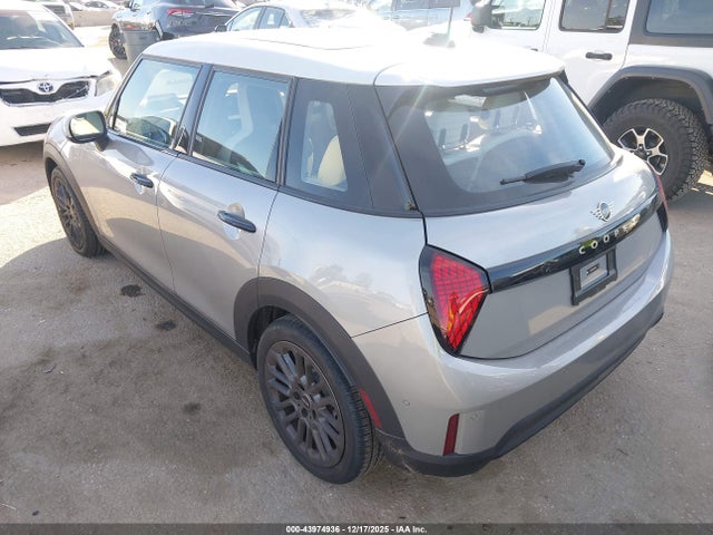 Mini Hardtop Cooper 2025 WMW43GD02S2W88650 Image 3