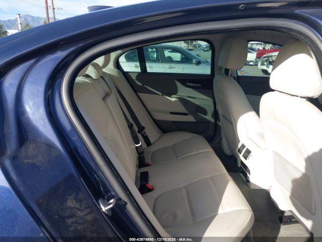 2017 JAGUAR XE SAJAE4BV3HA968252 Photo 7