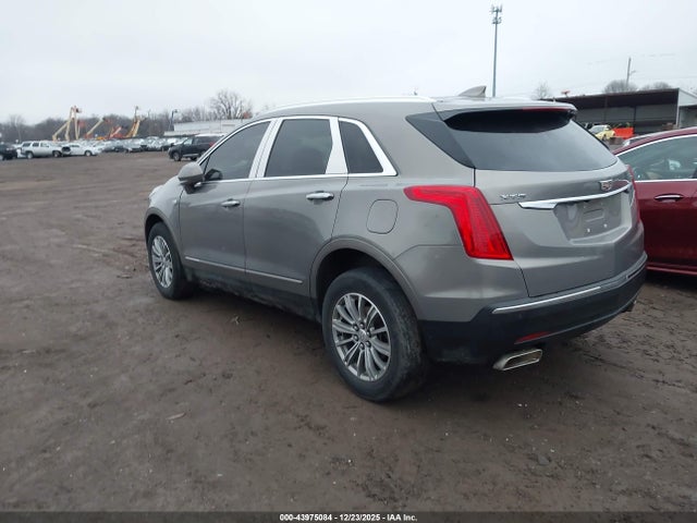 2018 CADILLAC XT5 1GYKNCRS9JZ127093 Photo 2