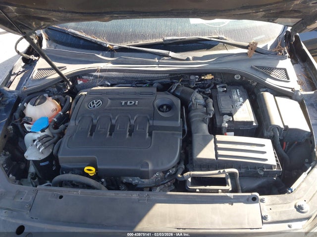 2015 VOLKSWAGEN PASSAT 1VWCV7A32FC118281 Photo 9