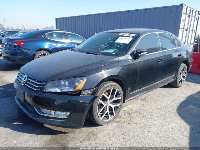 2015 VOLKSWAGEN PASSAT 1VWCV7A32FC118281 Photo 1