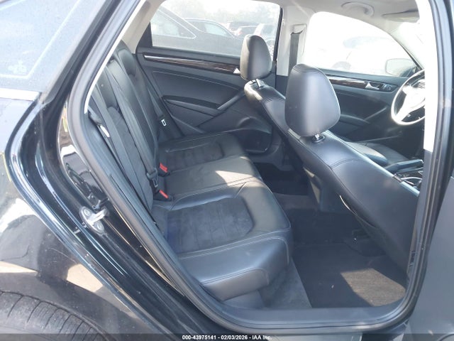2015 VOLKSWAGEN PASSAT 1VWCV7A32FC118281 Photo 7