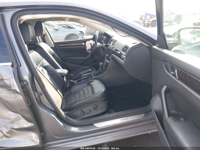 Volkswagen Passat 1.8t Sel Premium 2014 1VWCT7A33EC044132 Image 5