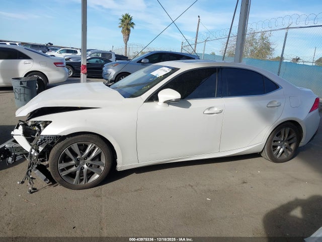 Lexus IS 300 2019 JTHBA1D22K5088772 Image 14